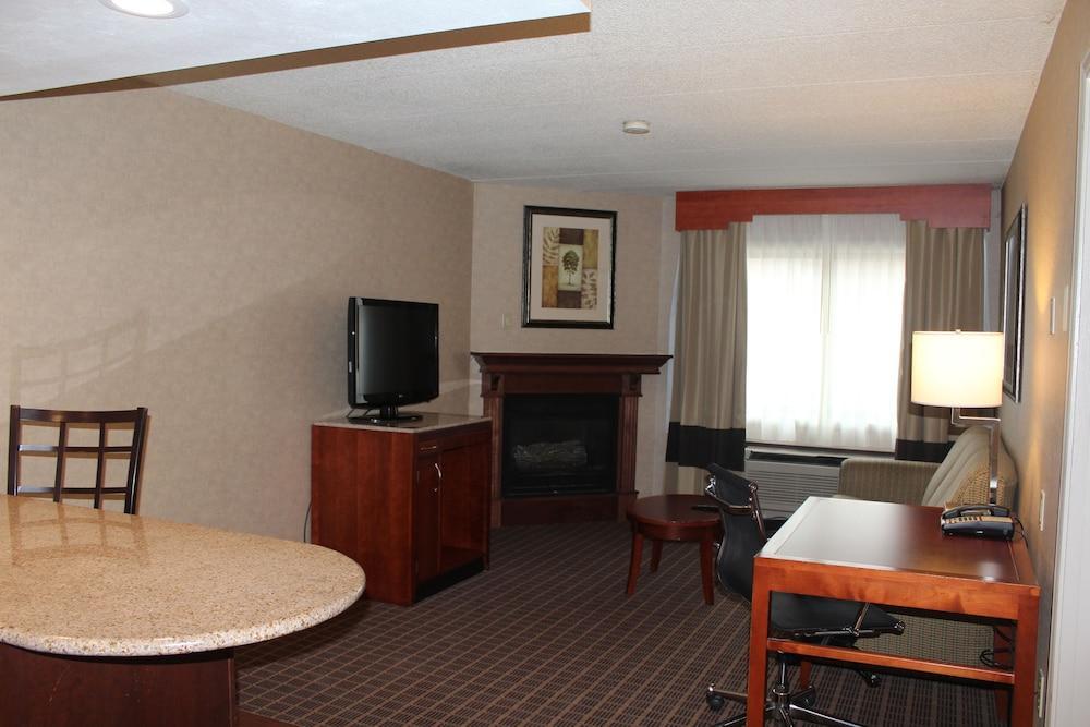 Comfort Inn&Suites West Springfield Exterior foto